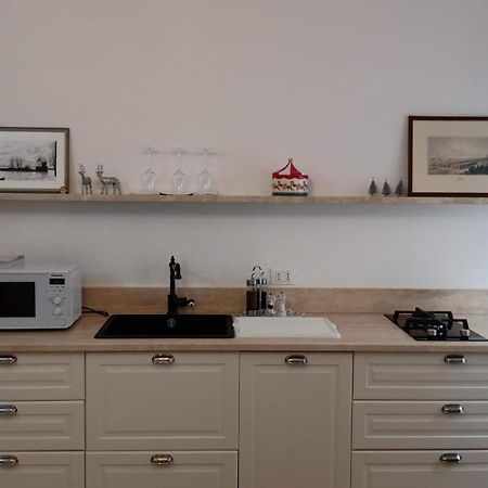 Casa Renova, Intero Appartamento, 2 Camere, Max 4 Ospiti, Trieste Zona Storica Luaran gambar