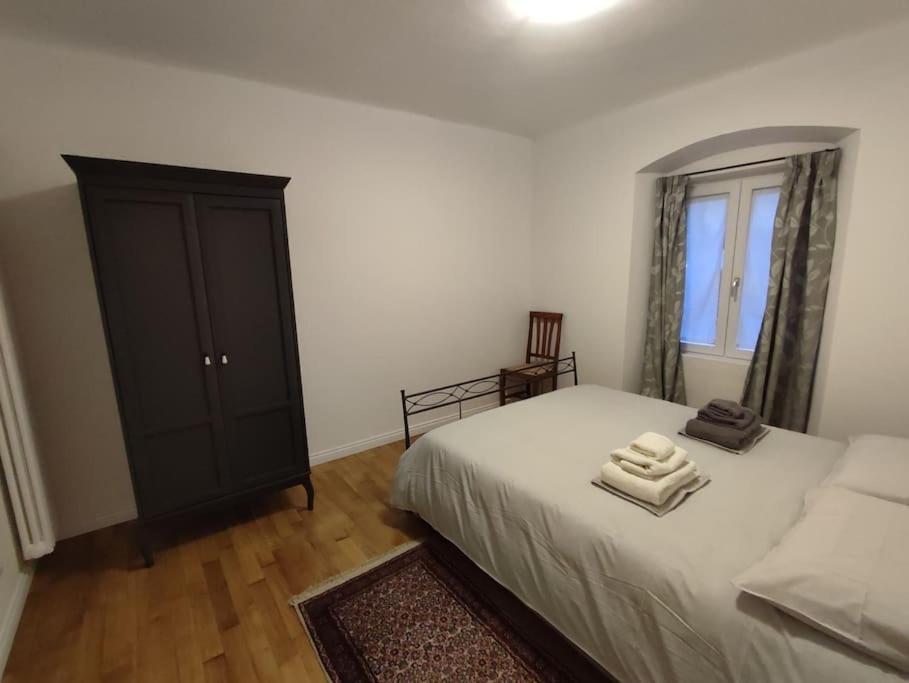 Casa Renova, Intero Appartamento, 2 Camere, Max 4 Ospiti, Trieste Zona Storica Luaran gambar