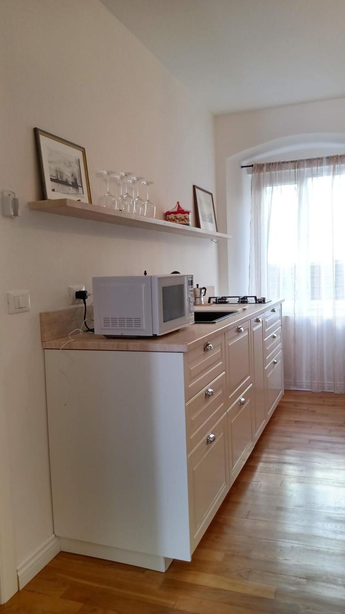 Casa Renova, Intero Appartamento, 2 Camere, Max 4 Ospiti, Trieste Zona Storica Luaran gambar