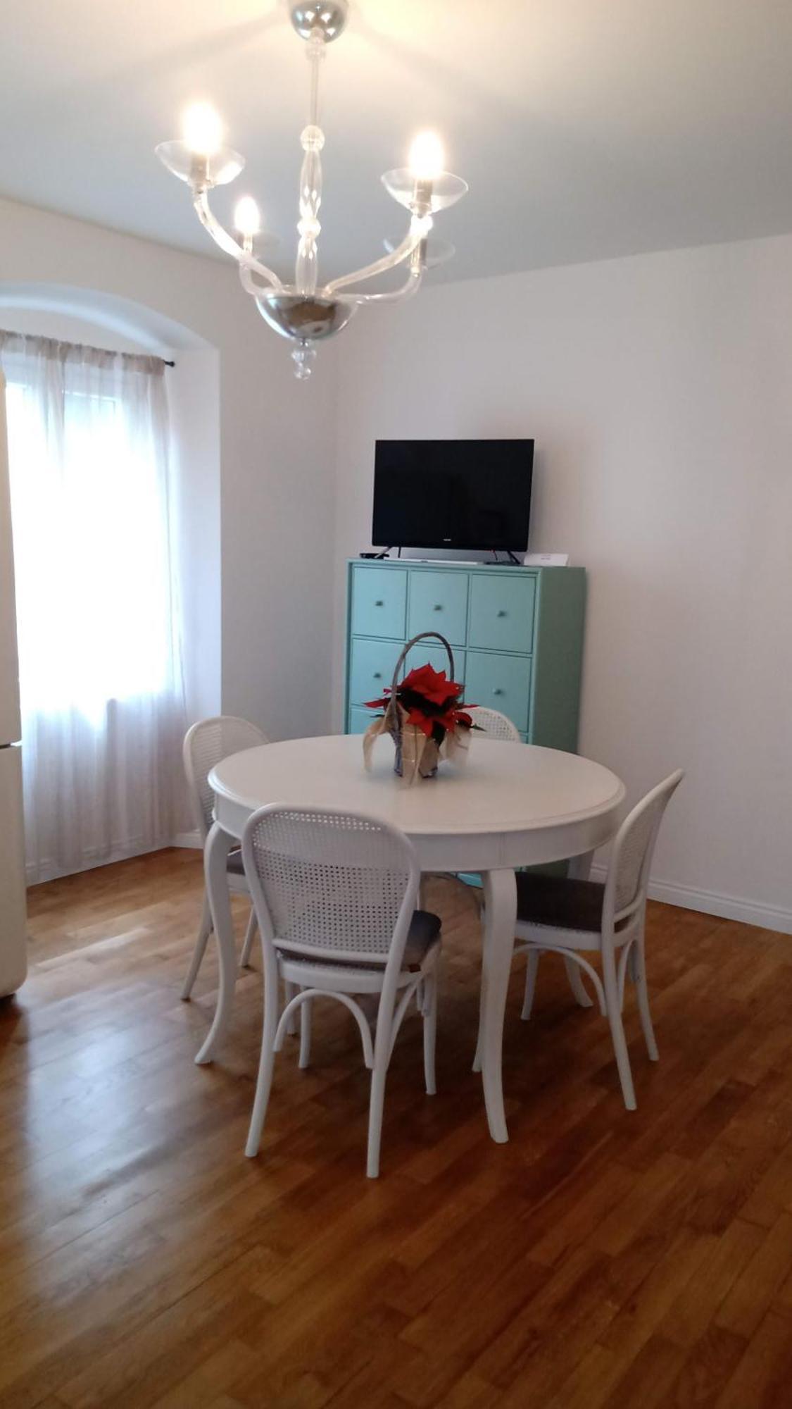 Casa Renova, Intero Appartamento, 2 Camere, Max 4 Ospiti, Trieste Zona Storica Luaran gambar