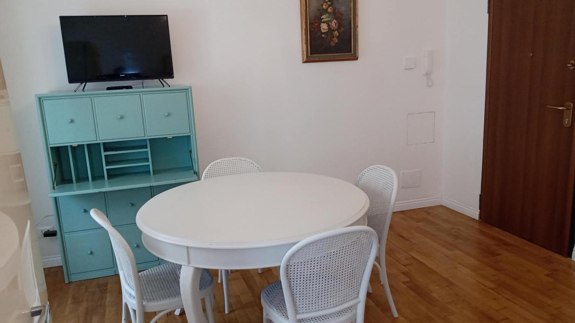 Casa Renova, Intero Appartamento, 2 Camere, Max 4 Ospiti, Trieste Zona Storica Luaran gambar